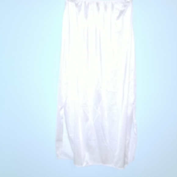 Bundle of five skirt slips - Picture 6 of 6